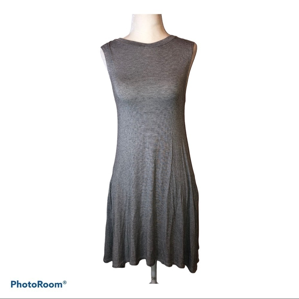 ELAN Gray Sleeveless Swing Dress with Pockets Sz S